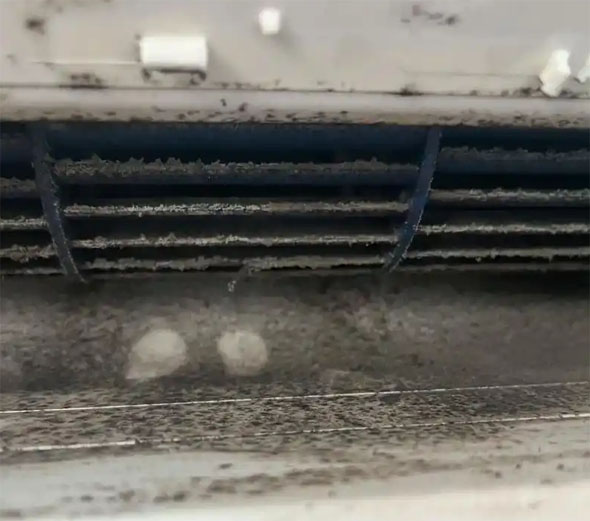 灞桥空调吹的风有股烧焦味是怎么回事